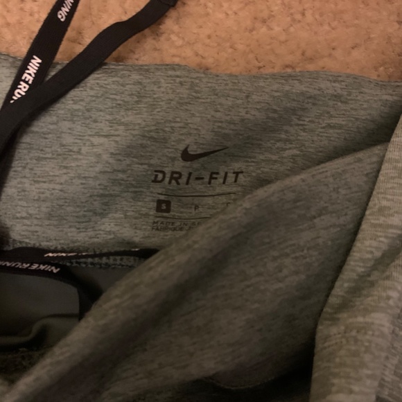 Small NIke Active Running Set - Picture 3 of 5